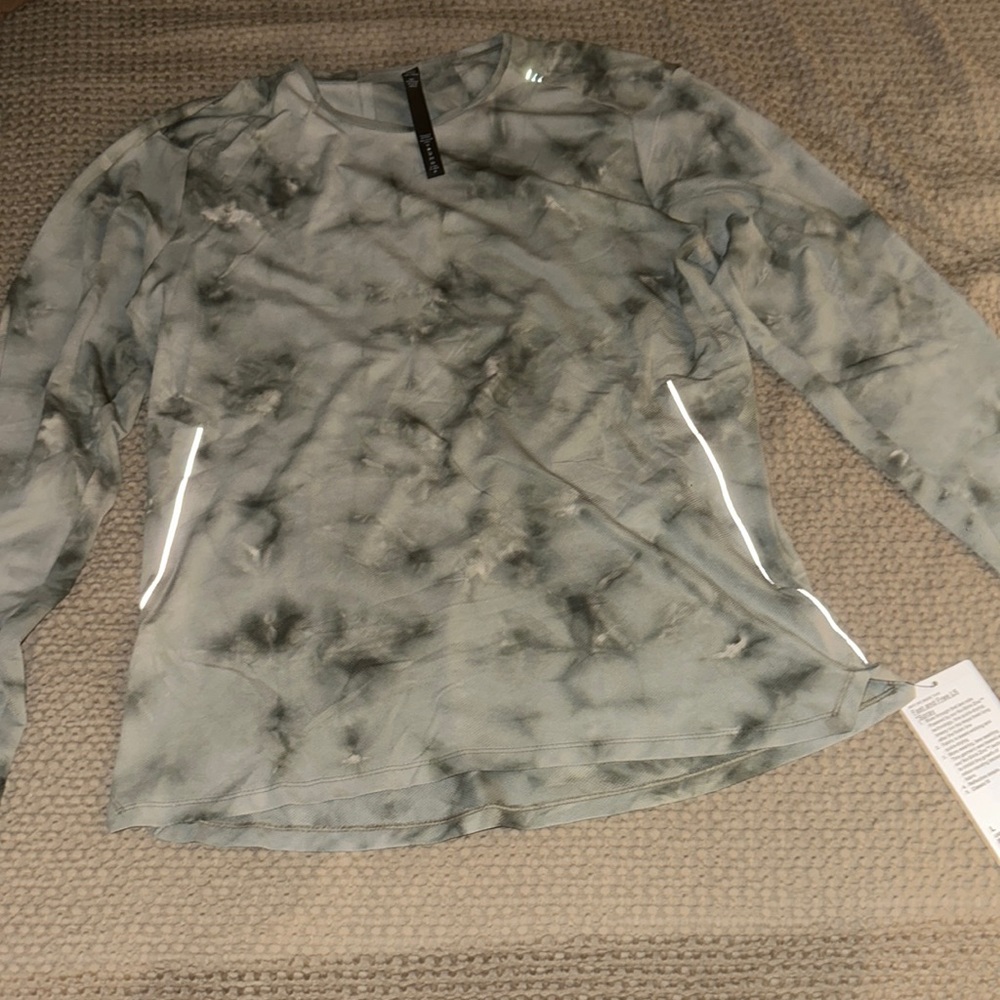 Men’s Large Lululemon Fast and free long sleeve